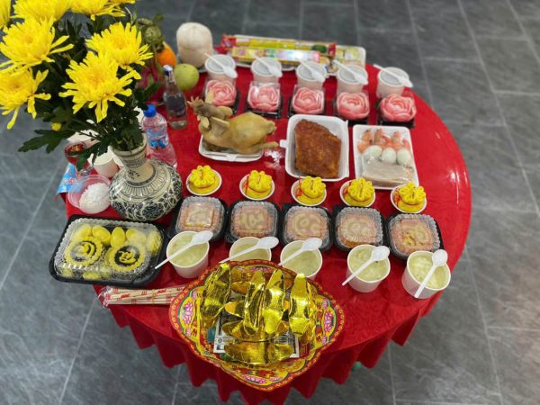 MÂM CÚNG NHÀ MỚI