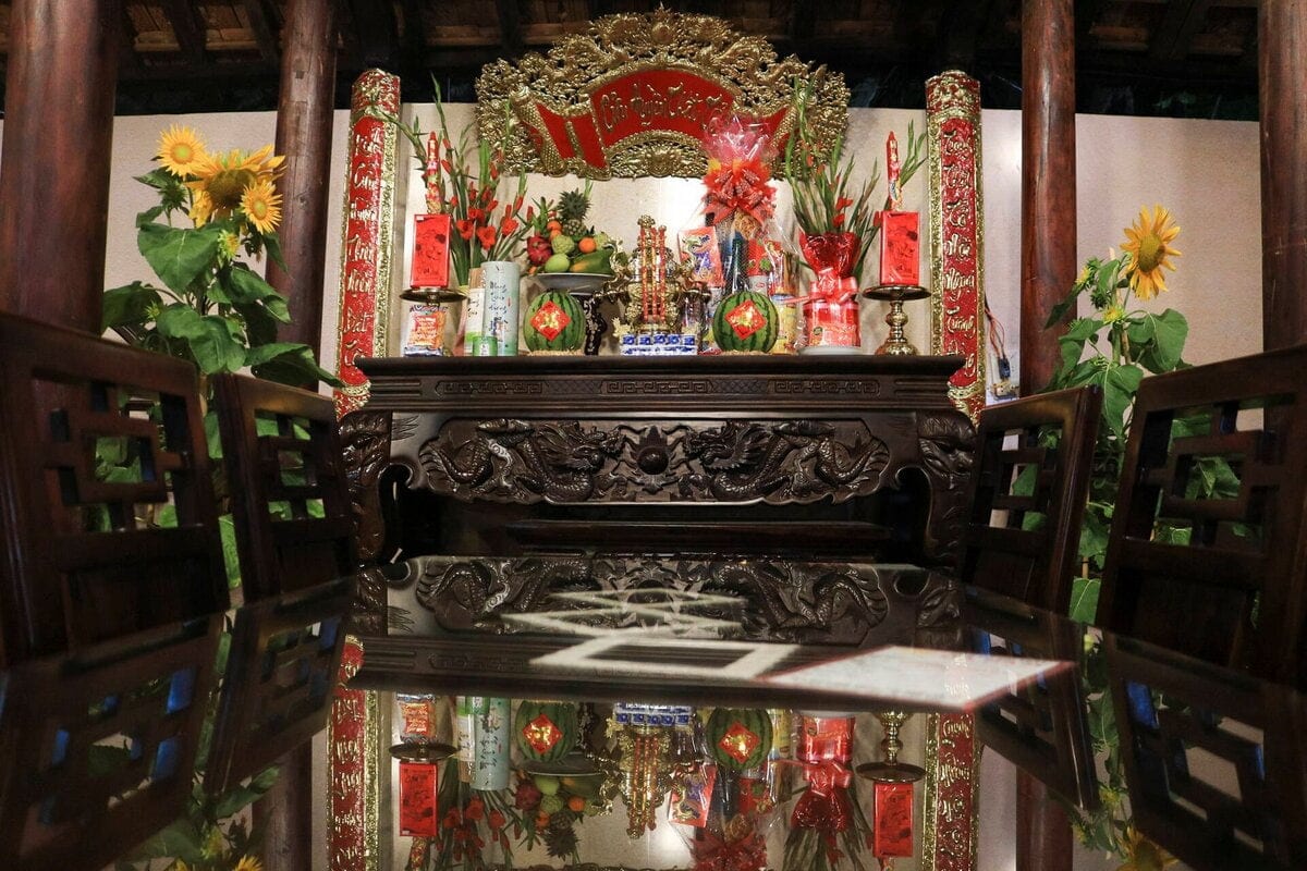 Văn khấn bao sái bàn thờ chuẩn phong tục Việt