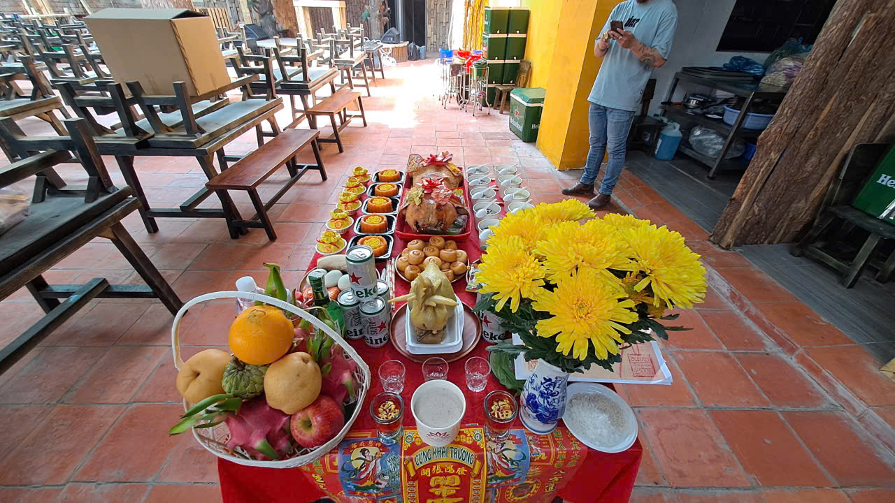 MÂM CÚNG KHAI TRƯƠNG