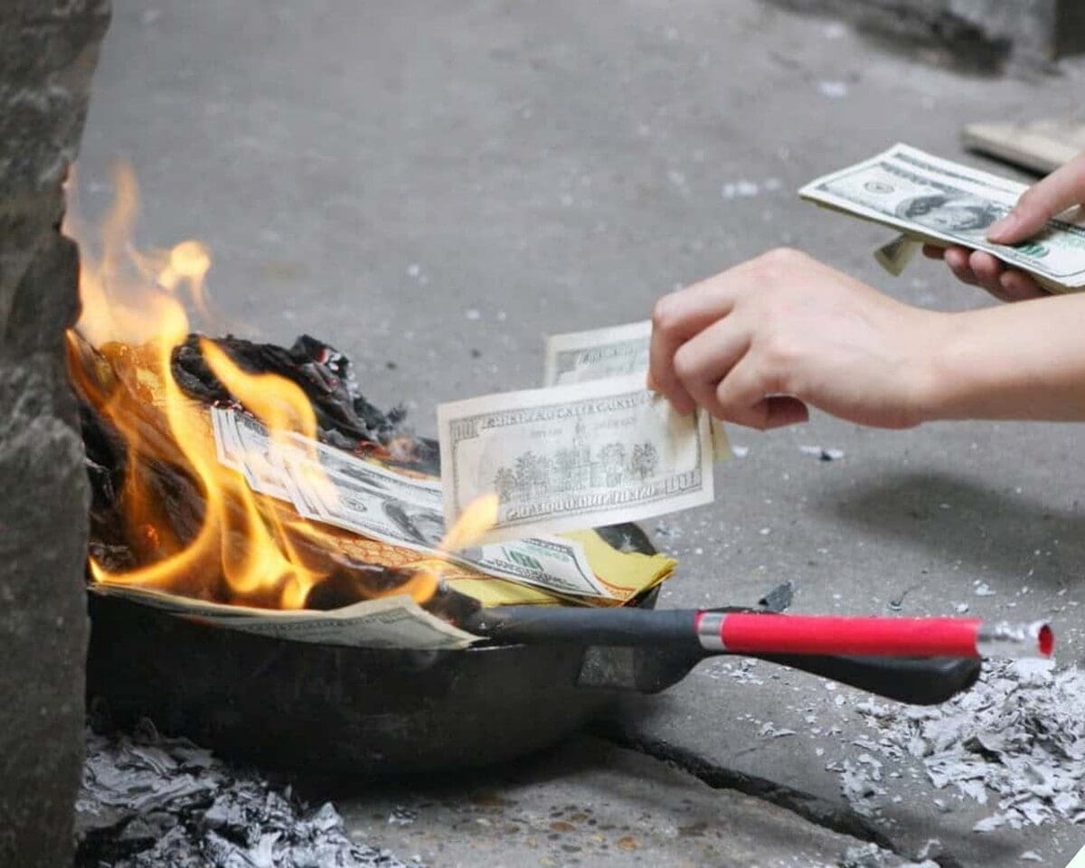 Cúng tất niên ở đâu chuẩn nhất? Trong nhà hay ngoài trời?